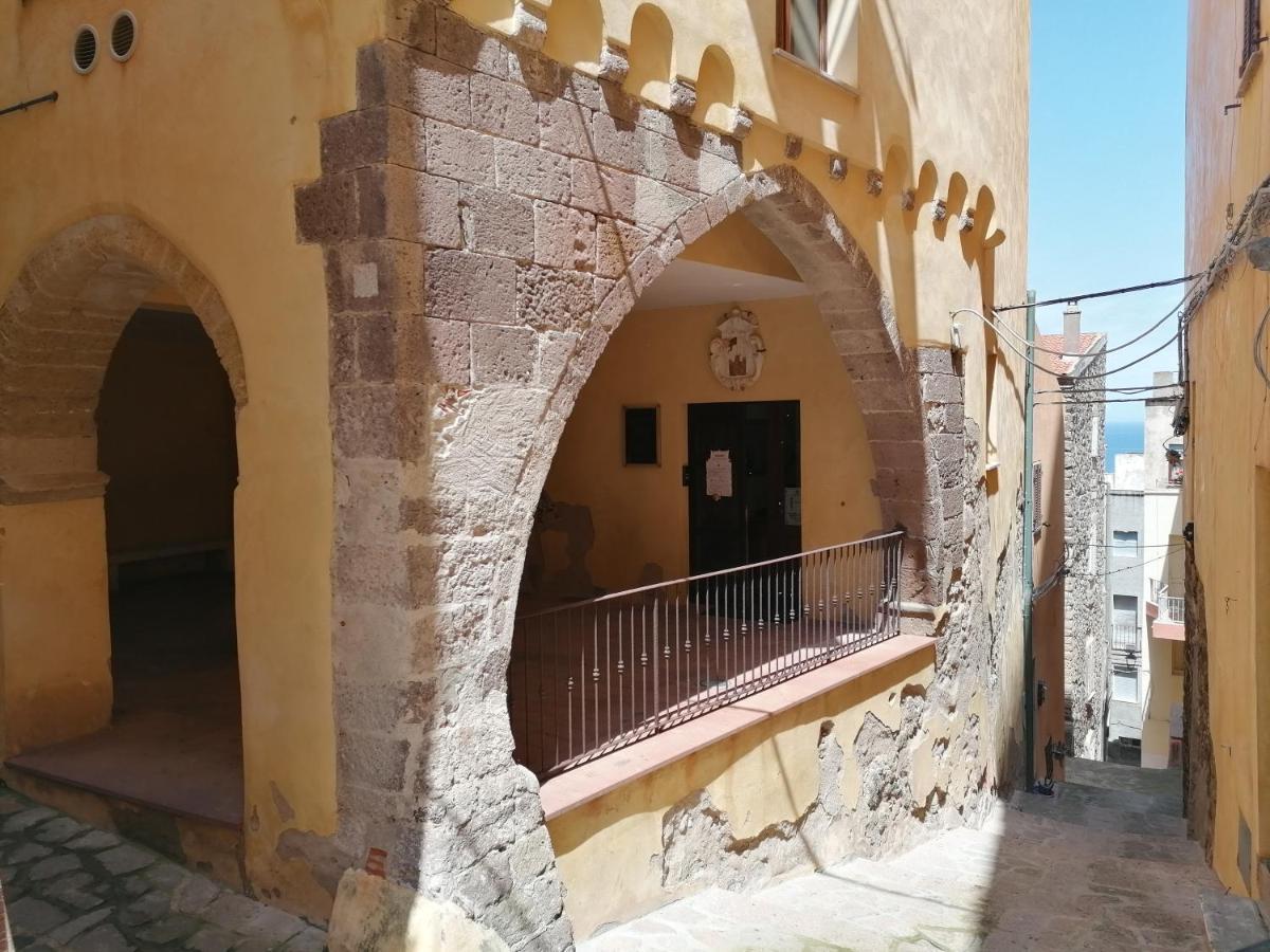 “Cielo E Mare”, Casetta Nel Cuore Del Borgo Antico / “Sky & Sea”, Charming In The Heart Of Old Village Castelsardo Exterior foto